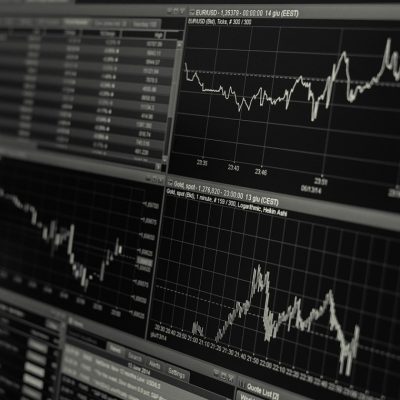 Pourquoi devriez-vous suivre des formations sur le marché des actions avant de commencer à les trader ?