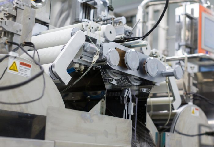 Comment choisir une machine de production sur mesure pour votre usine ?